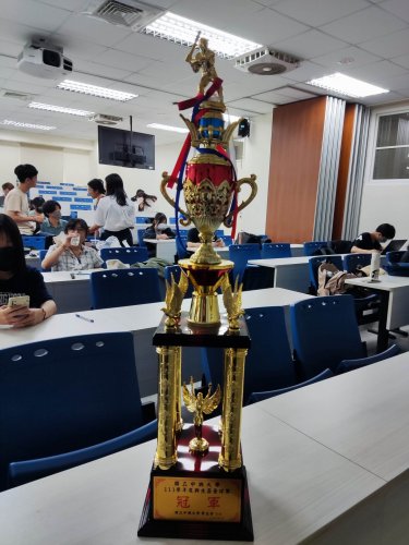 賀！歷史系獲興生盃壘球賽冠軍